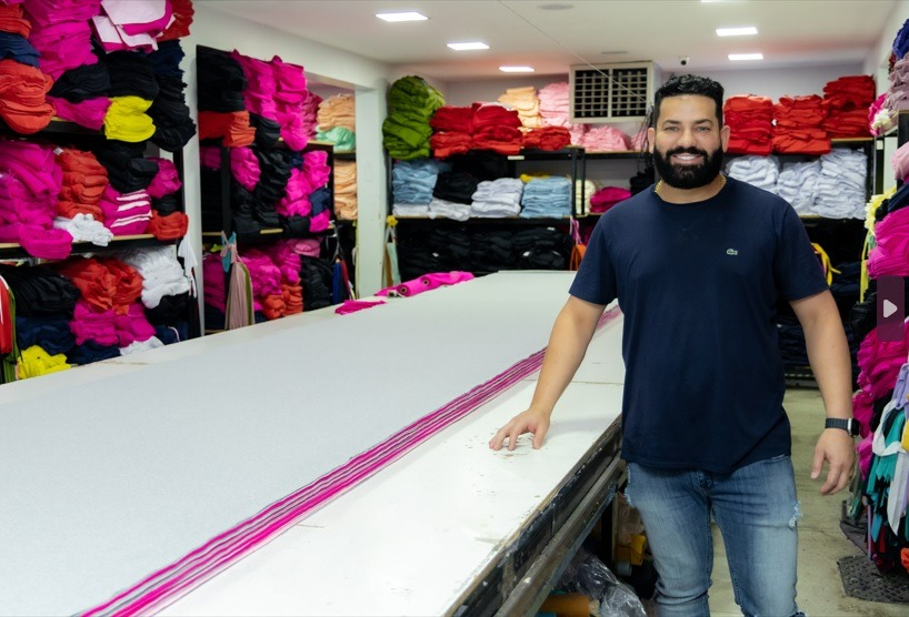Empresário goiano ajuda profissionais liberais a terem renda extra com  venda de camisetas - Gazeta da Semana
