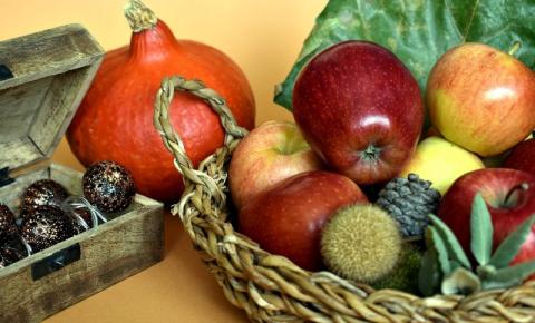 Usadas em rituais ciganos, as frutas são capazes de atrair energias positivas para nossa vida.